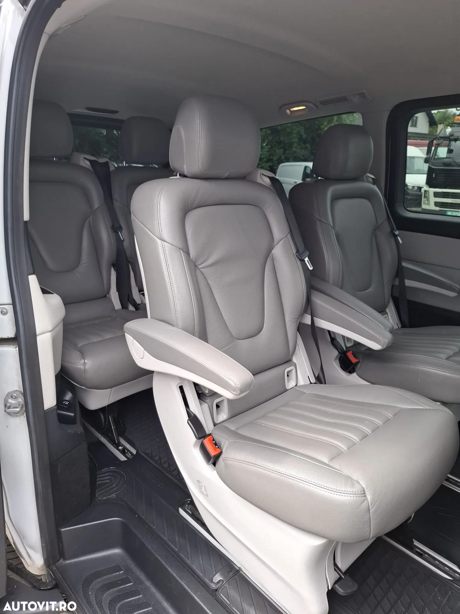 Mercedes-Benz V 220 (BlueTEC) d lang 7G-TRONIC - 12