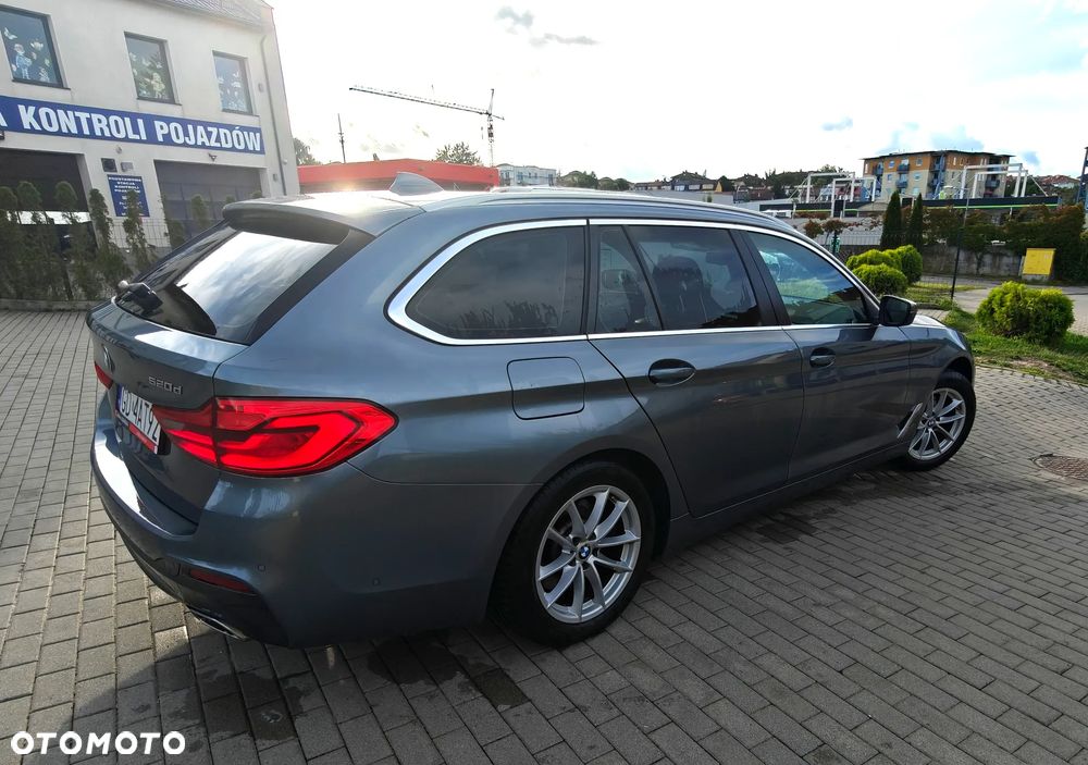 BMW Seria 5 520d M Sport Edition - 6