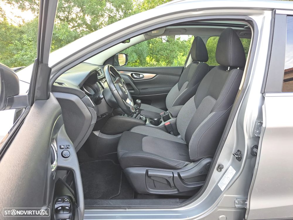 Nissan Qashqai 1.5 dCi N-Connecta 18 - 12