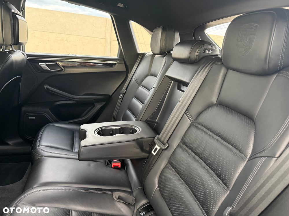 Porsche Macan S - 23