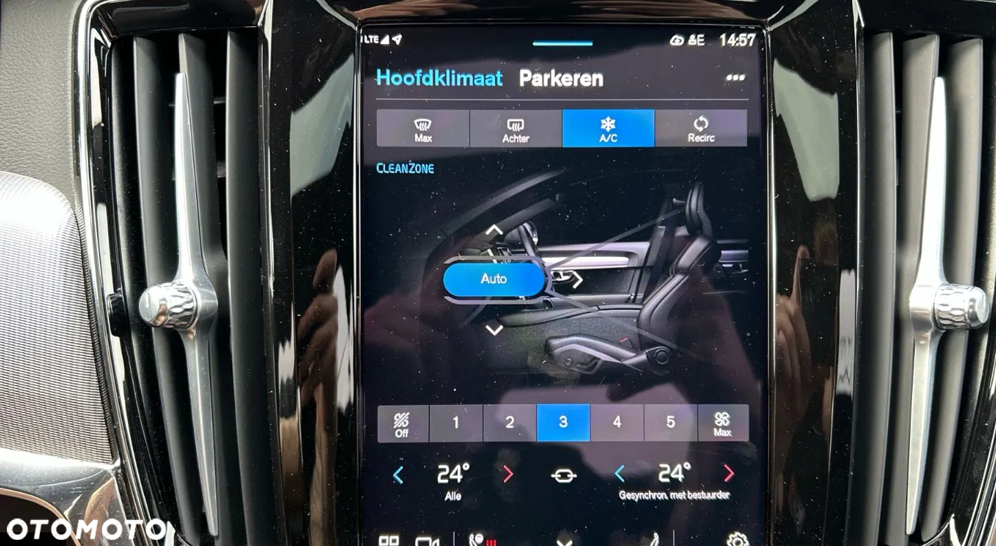 Volvo S90 T8 AWD Plug-In Hybrid Ultimate Dark - 12
