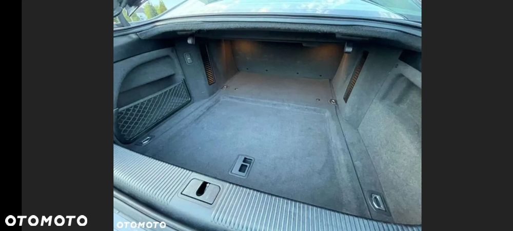 Audi A8 4.2 Quattro - 10