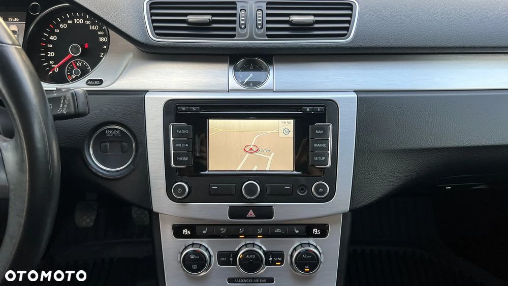 Volkswagen Passat 2.0 TDI Highline - 21