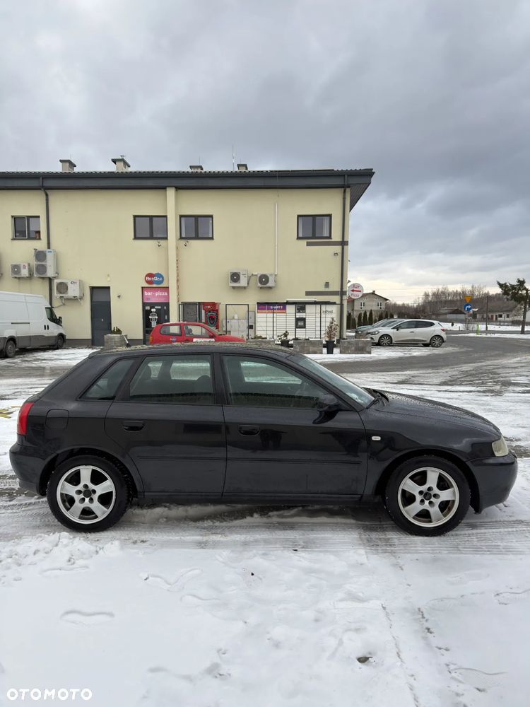 Audi A3 Sportback 1.8T Ambiente - 2