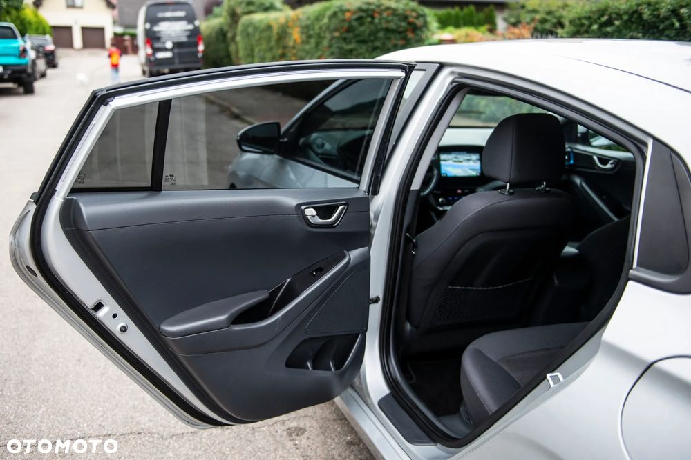 Hyundai IONIQ 1.6 GDI Premium - 28