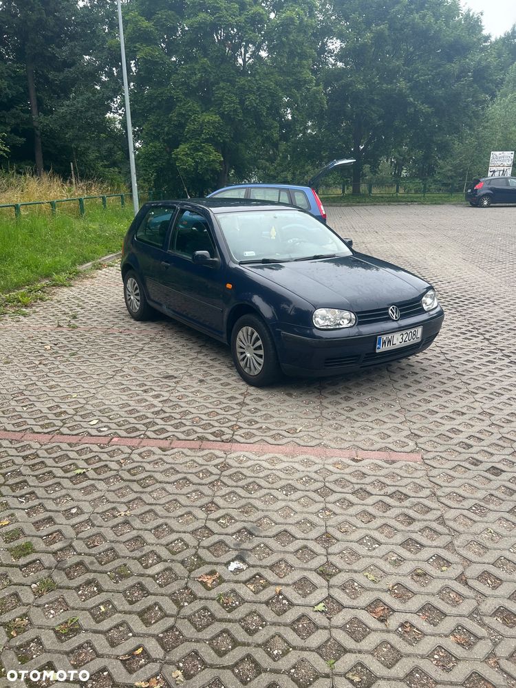 Volkswagen Golf 1.4 Basis - 2