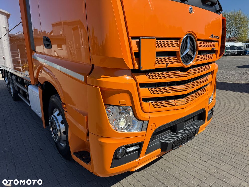 Mercedes-Benz Actros - 14
