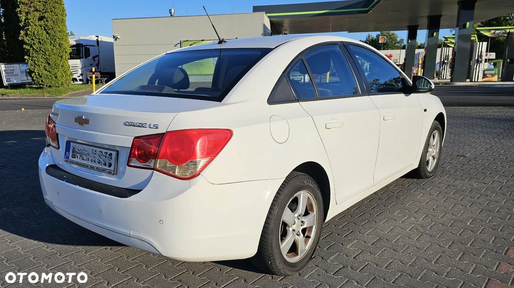Chevrolet Cruze 1.8 LT - 8