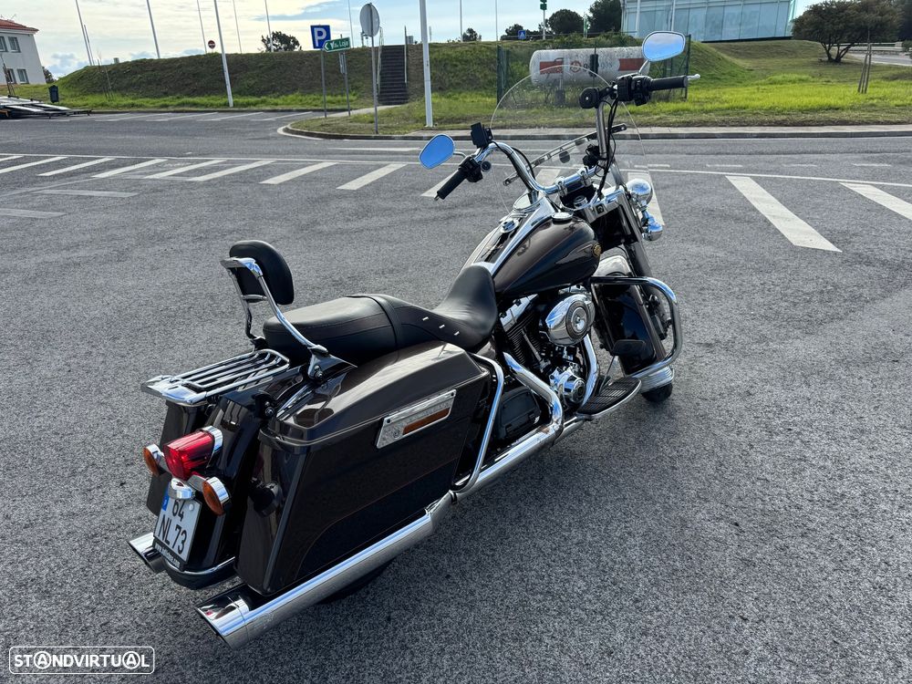 Harley-Davidson FLHR Road King Aniversário - 10