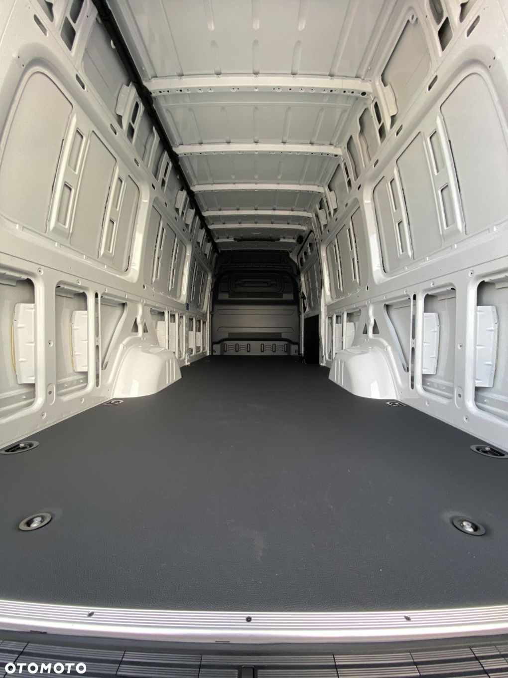 Mercedes-Benz Sprinter - 6