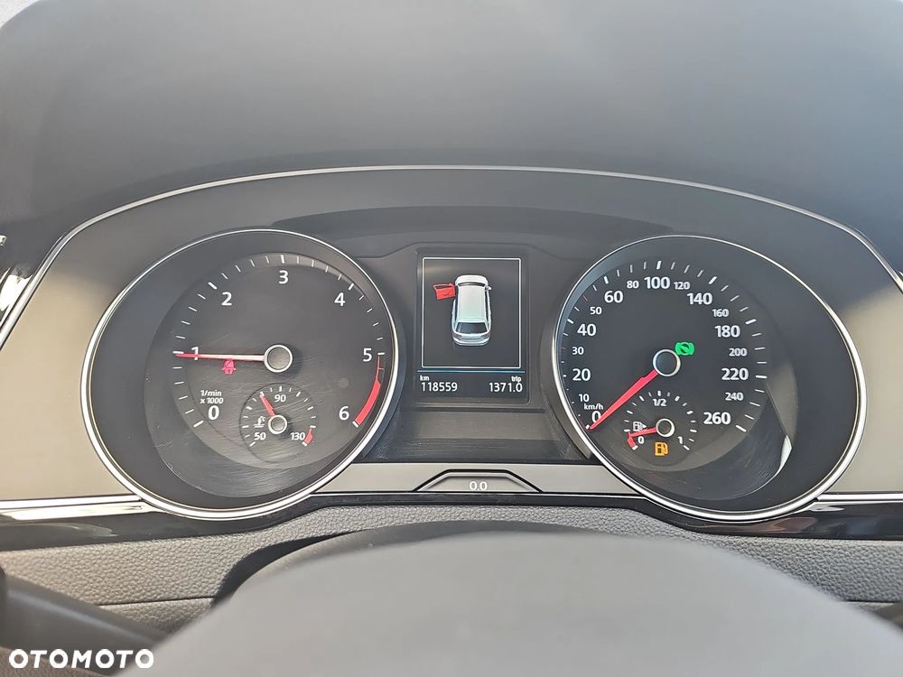 Volkswagen Passat 2.0 TDI 4Mot Elegance DSG - 17
