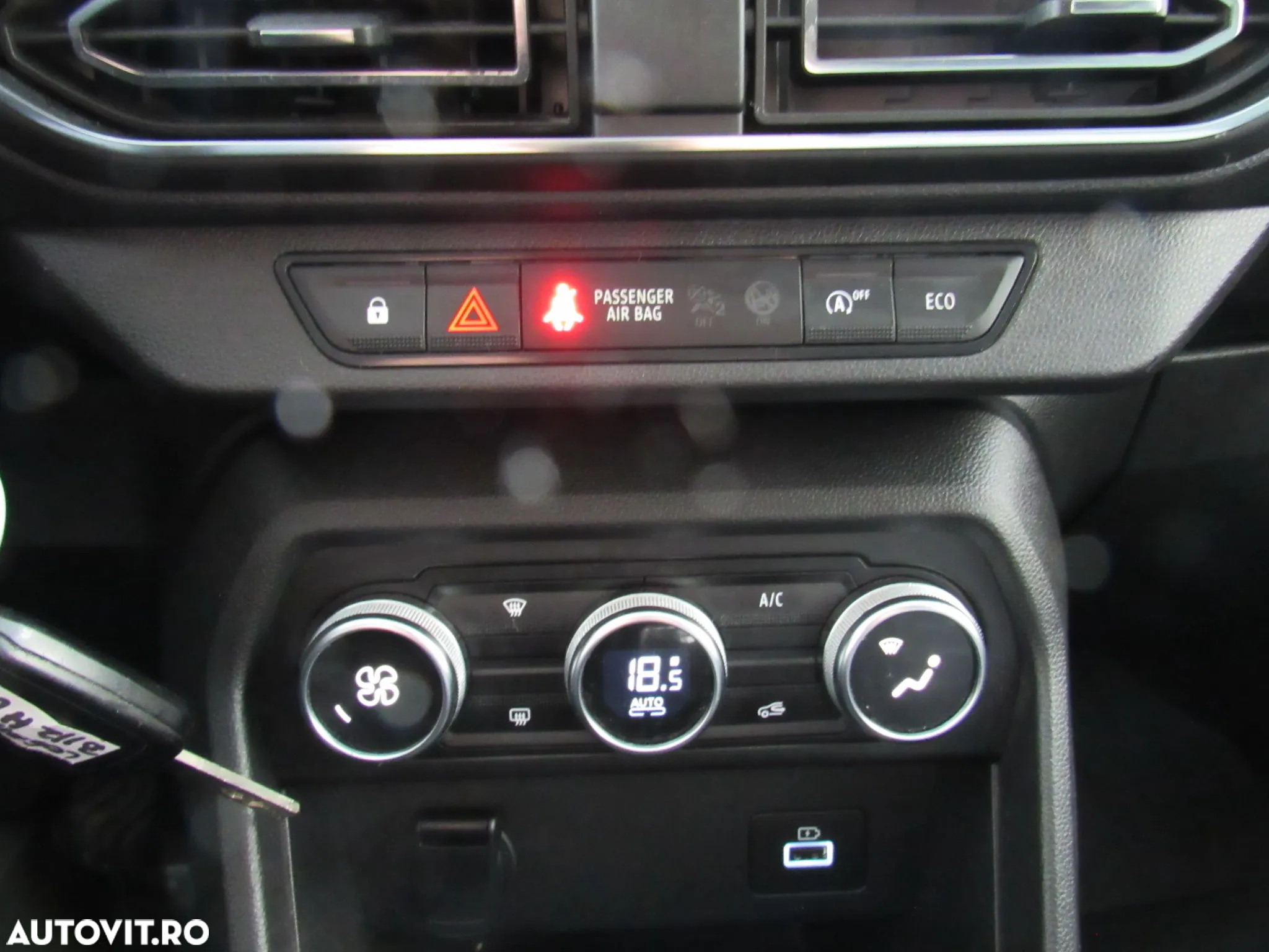 Dacia Logan TCe 90 MT6 Comfort - 14