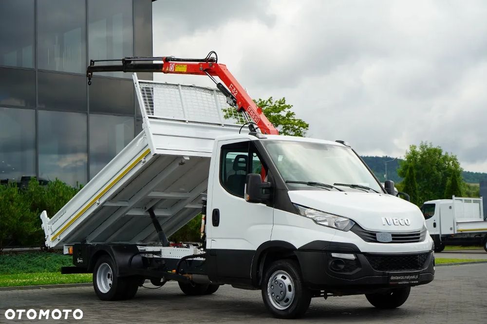 Iveco DAILY 35-150 / WYWROTKA + HDS FASSI F32A / MAX 995 KG UDŹWIG / WYSÓW 5,5 M / SPROWADZONY - 2