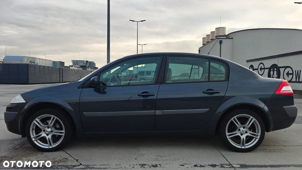 Renault Megane 1.6 16V Confort Privilege - 1