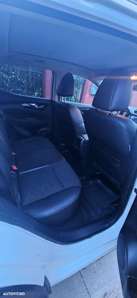 Nissan Qashqai 1.6L dCi Start/Stop 4X4-i Tekna - 12