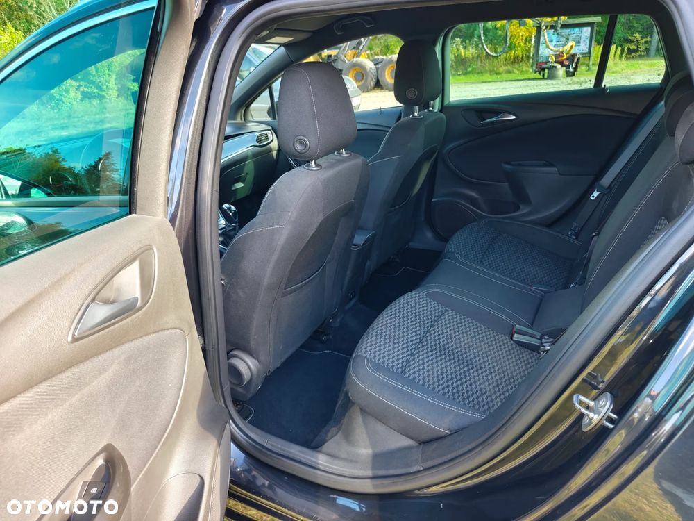 Opel Astra 1.4 T Dynamic S&S - 17