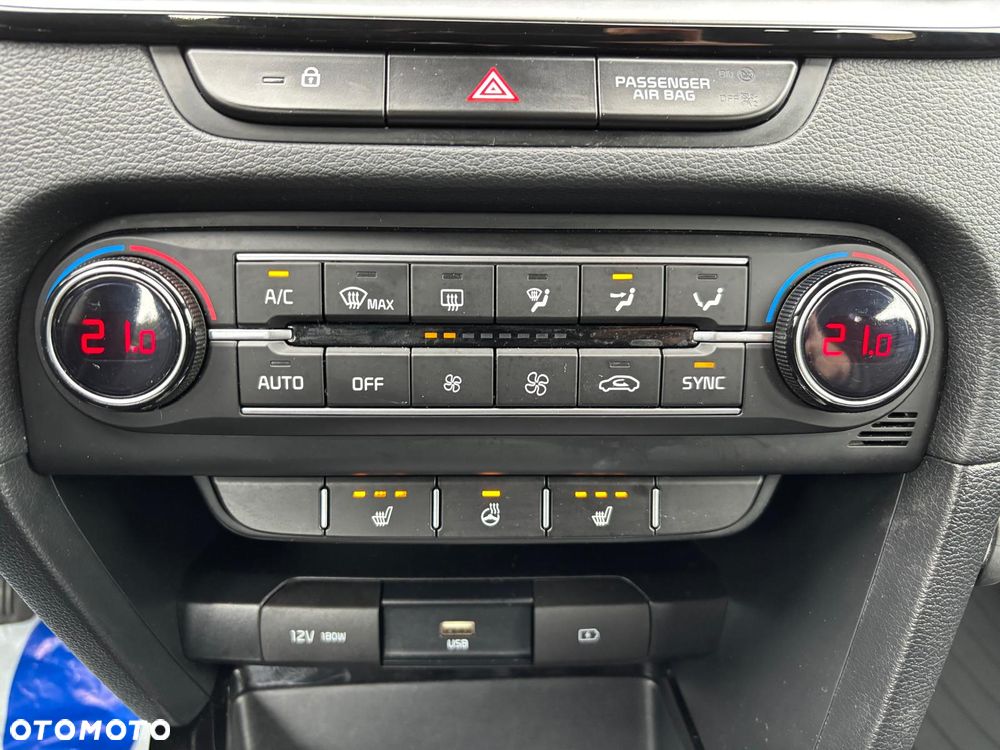 Kia Ceed 1.6 CRDi (48V Mild-Hybrid) DCT7 Platinum - 37