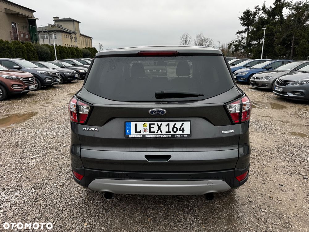 Ford Kuga 1.5 EcoBoost 2x4 Titanium - 5