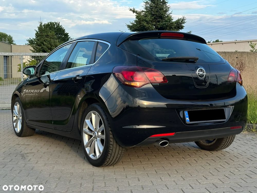 Opel Astra 1.4 T Enjoy S&S - 27