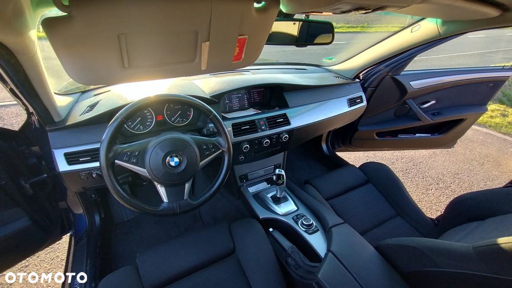 BMW Seria 5 520d Touring - 17
