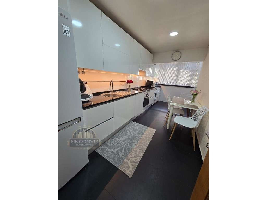 Apartamento T2 em Cascais
* Zona Fontainhas - Grande imagem: 2/45