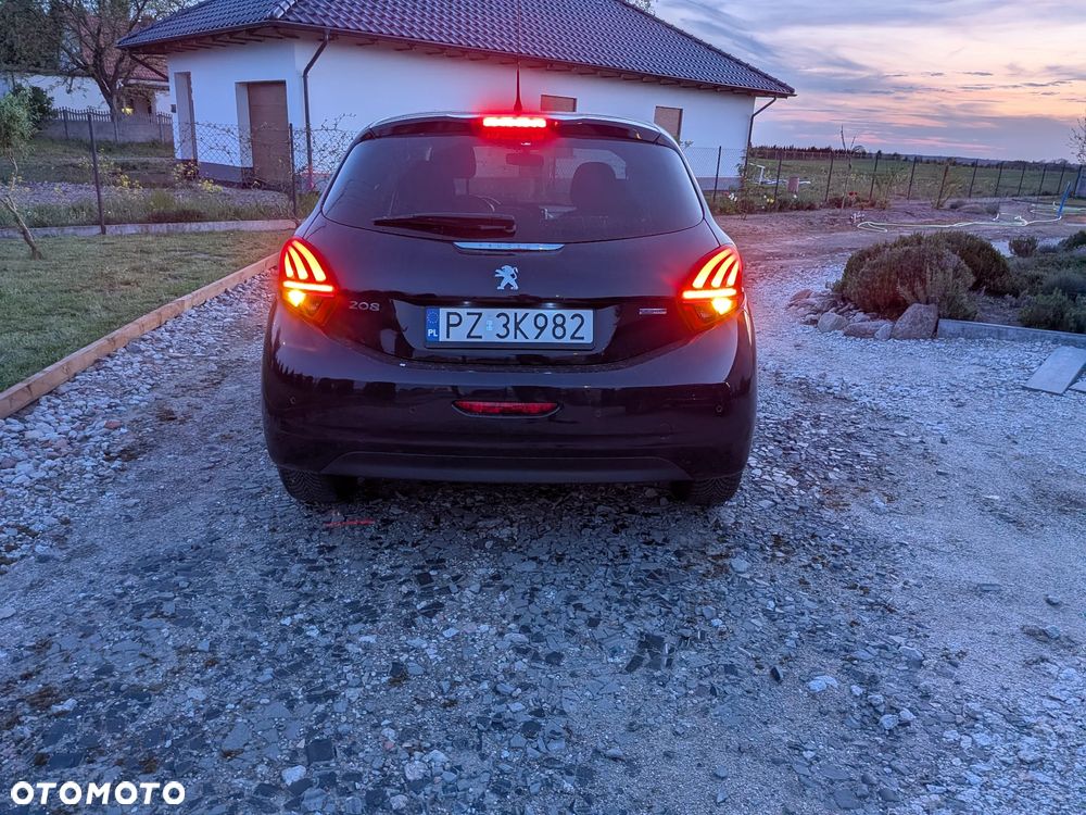 Peugeot 208 82 PureTech Style - 17