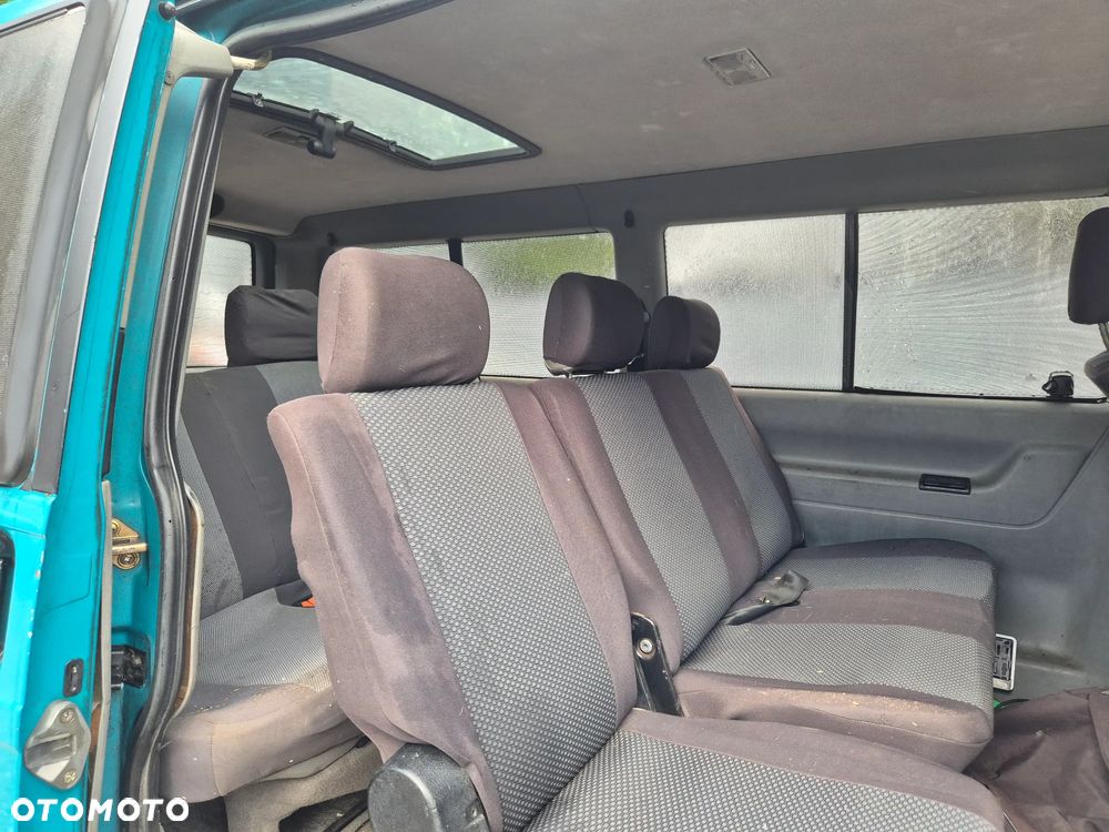 Volkswagen Caravelle GL - 11