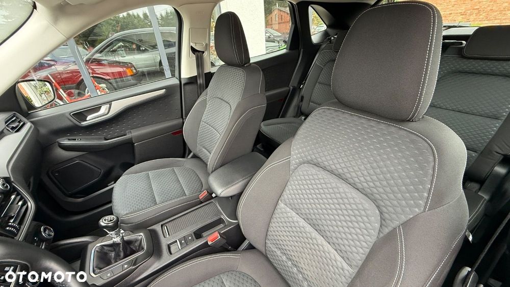 Ford Kuga - 26