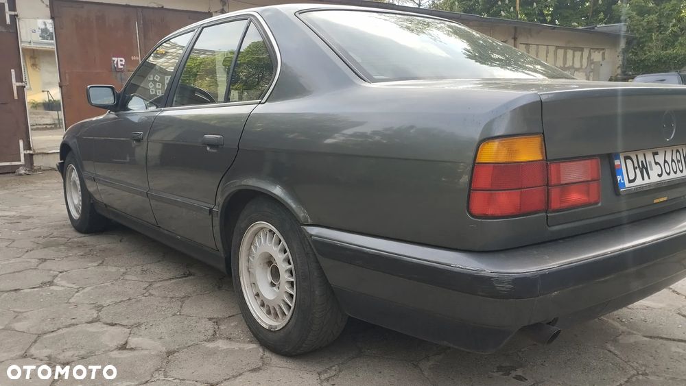 BMW Seria 5 520 i - 4