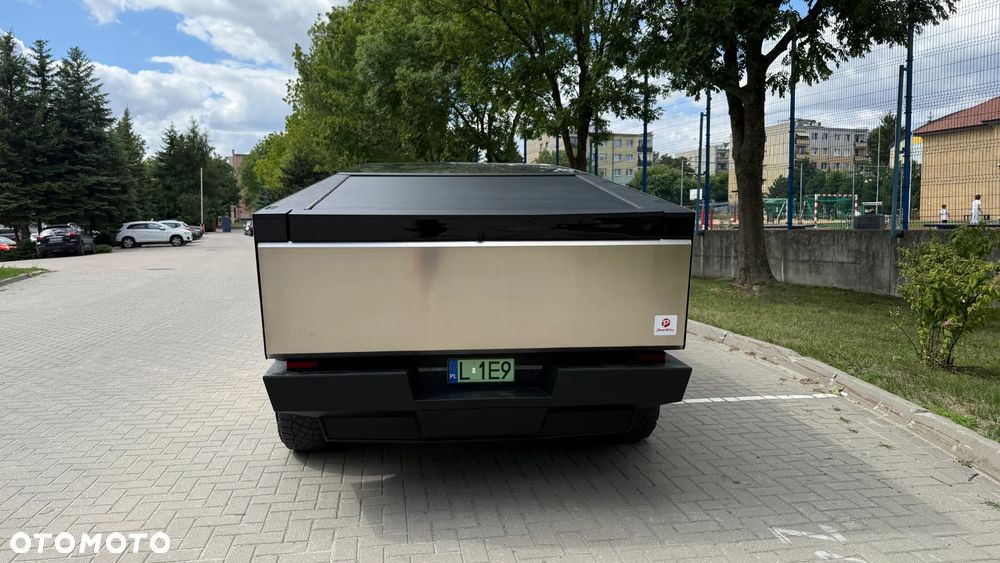 Tesla Cybertruck - 5