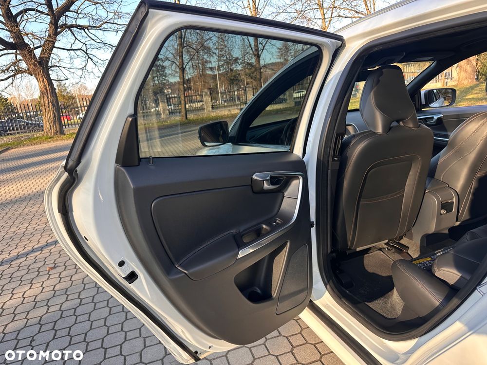 Volvo XC 60 D4 Drive-E Summum - 17