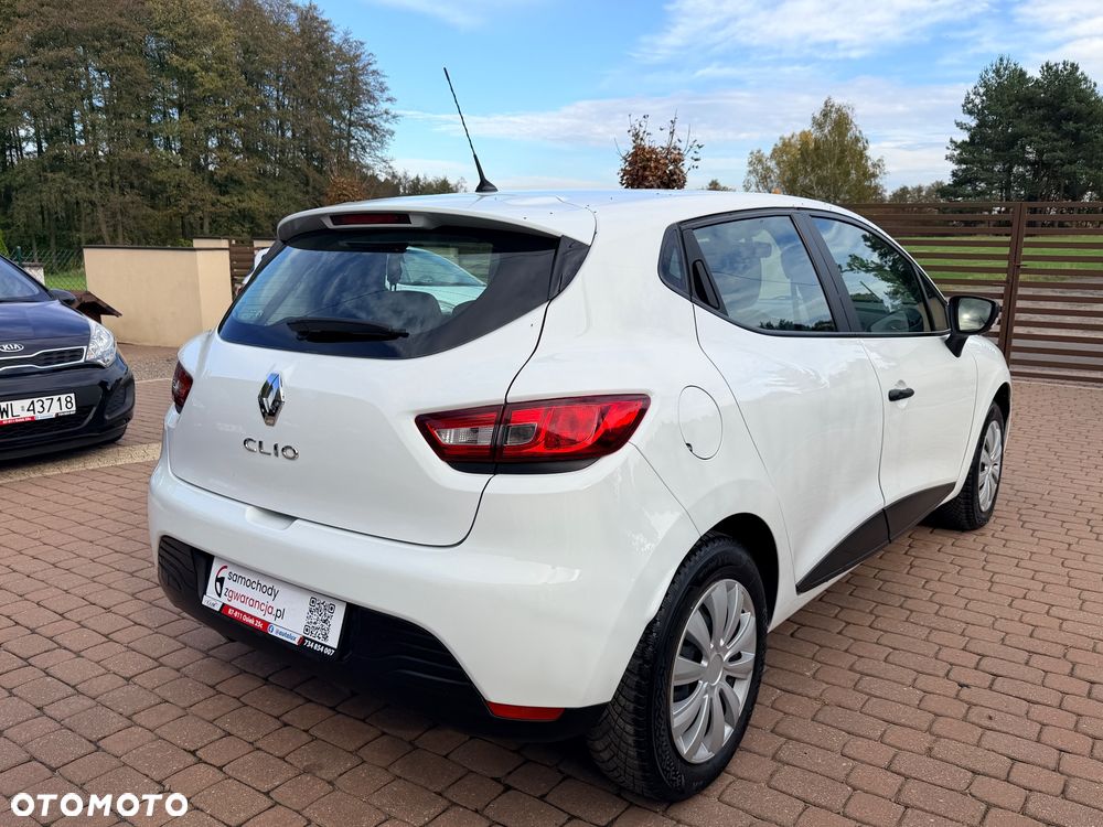 Renault Clio 1.2 16V 75 Life - 11