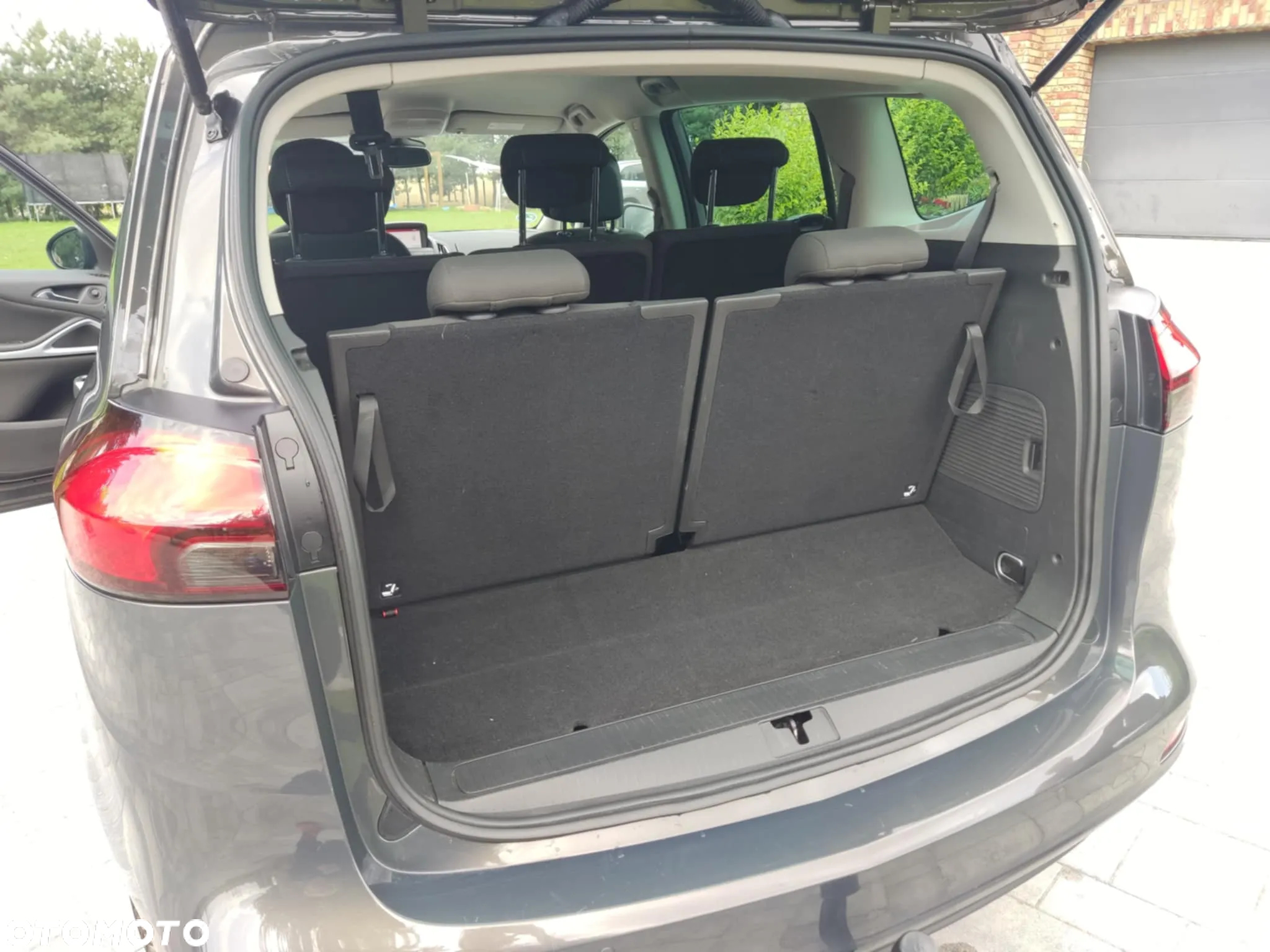 Opel Zafira Tourer 1.6 CDTI ecoFLEX Start/Stop Business Innovation - 19