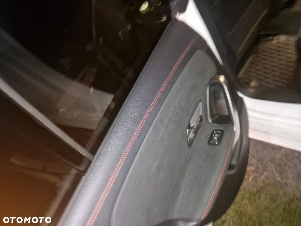 Mercedes-Benz CLA 220 4-Matic AMG Line 7G-DCT - 15