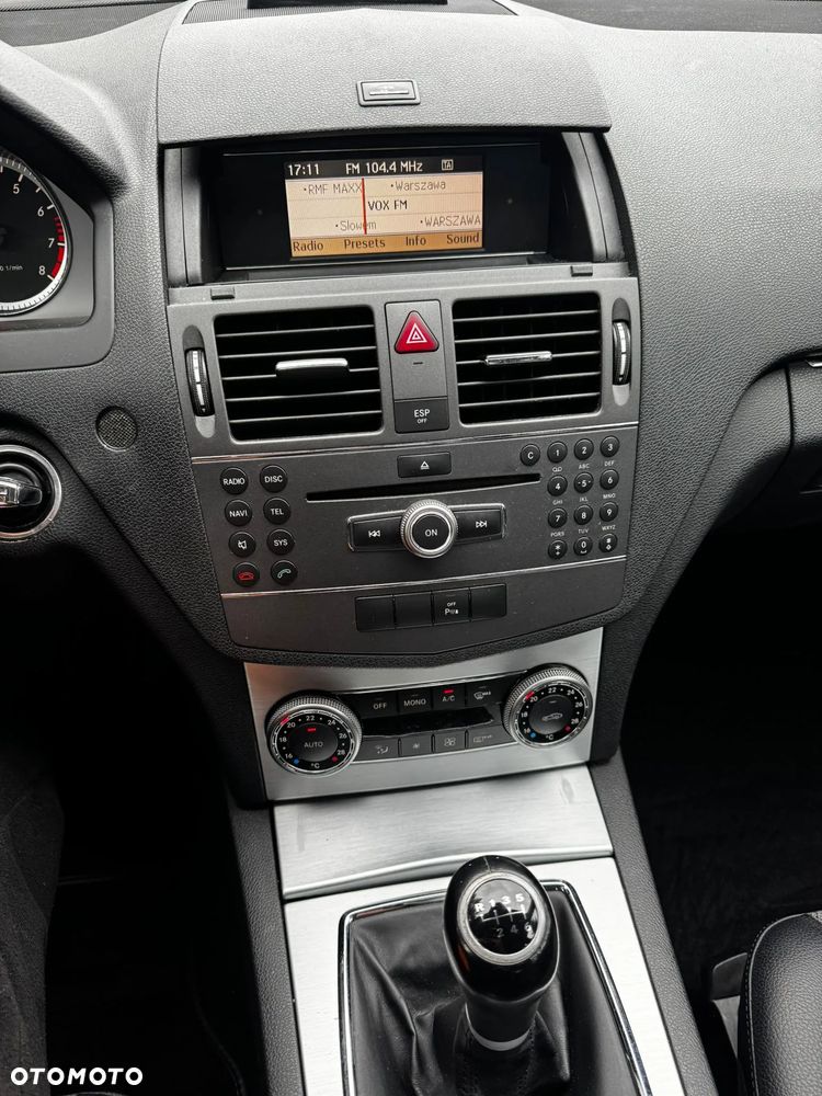 Mercedes-Benz Klasa C 180 Kompressor BlueEFFICIENCY Avantgarde - 25