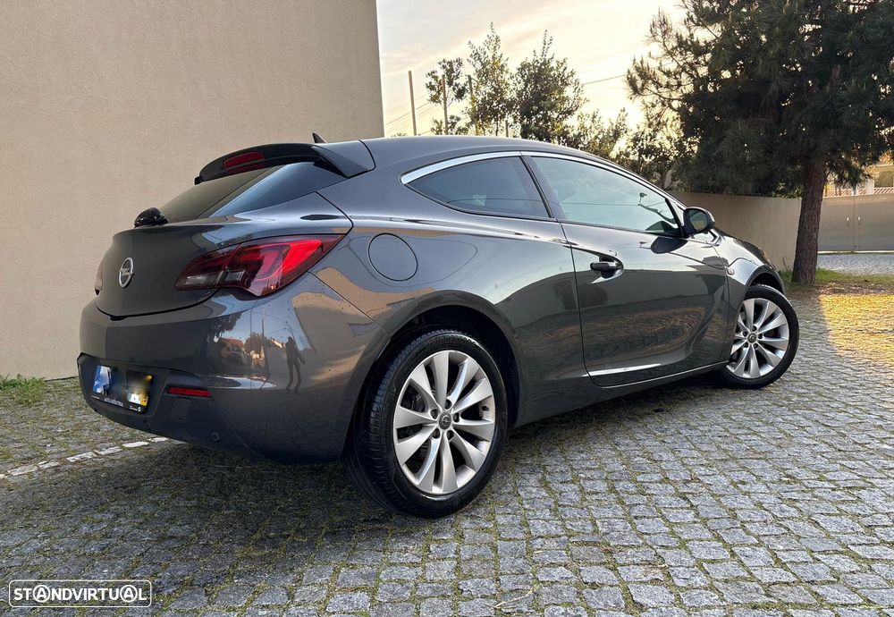 Opel Astra GTC - 4