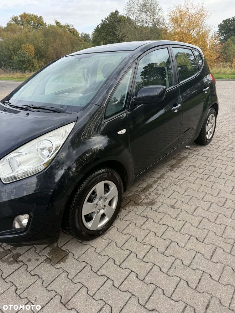 Kia Venga 2011 photo 2