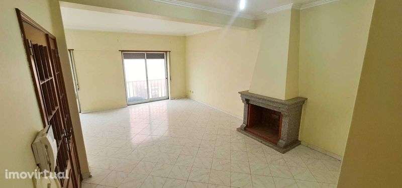 Predio moradia CENTRO de Alhandra de uso misto - Grande imagem: 2/10