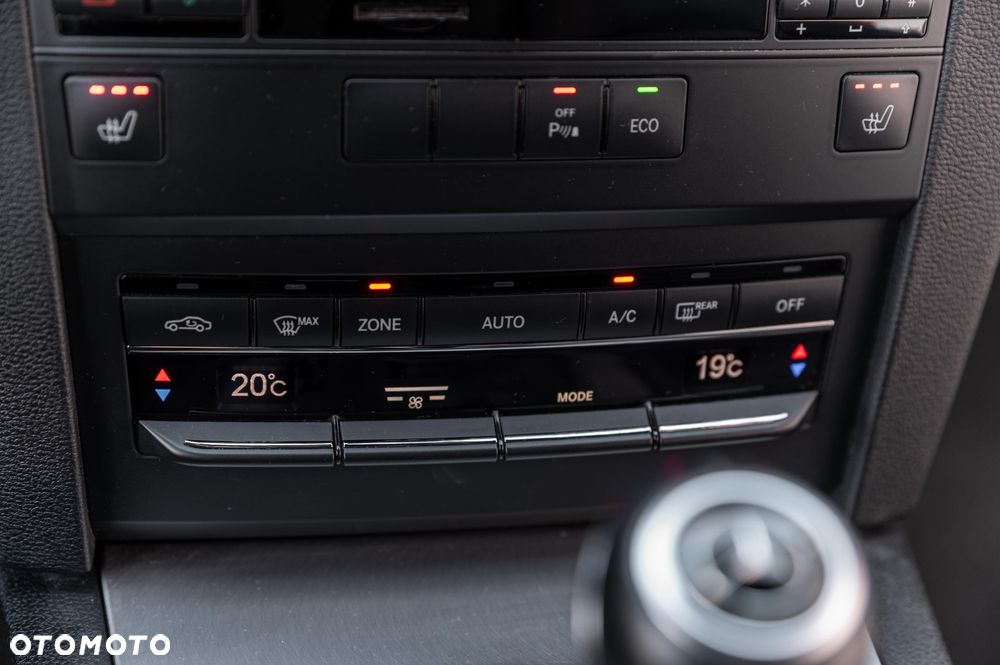 Mercedes-Benz Klasa E - 32