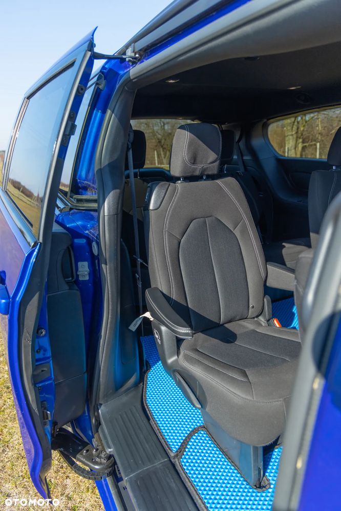 Chrysler Pacifica - 18