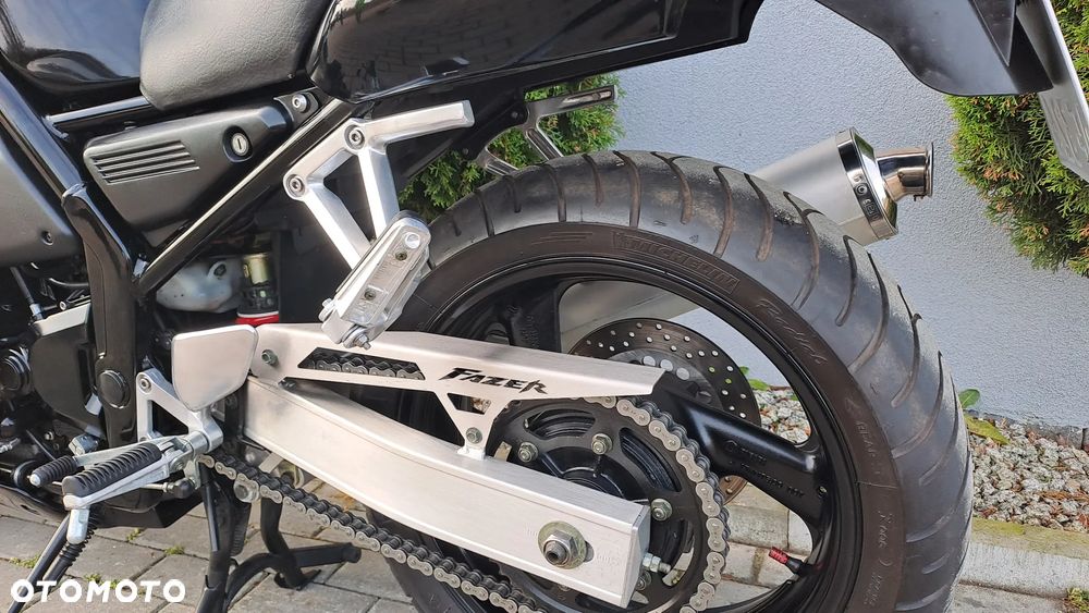Yamaha FZS - 30