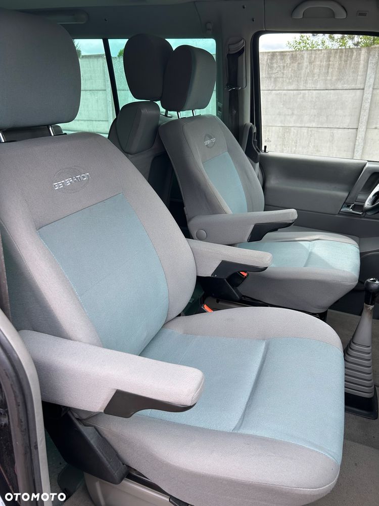 Volkswagen Multivan - 16