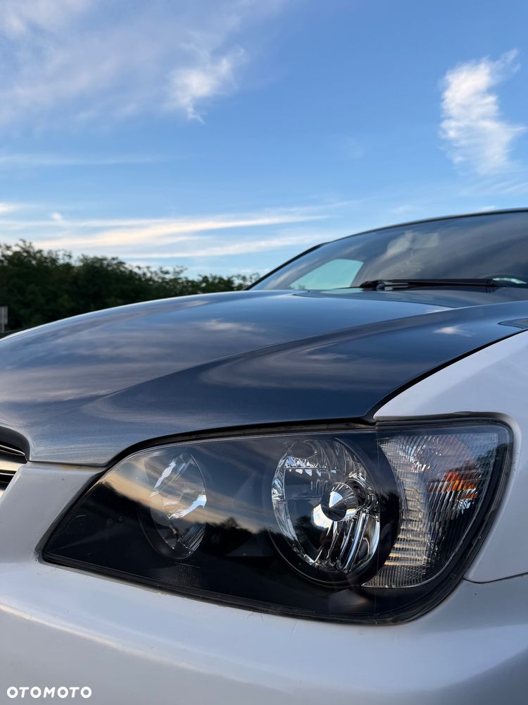 Lexus IS 200 Prestige - 3