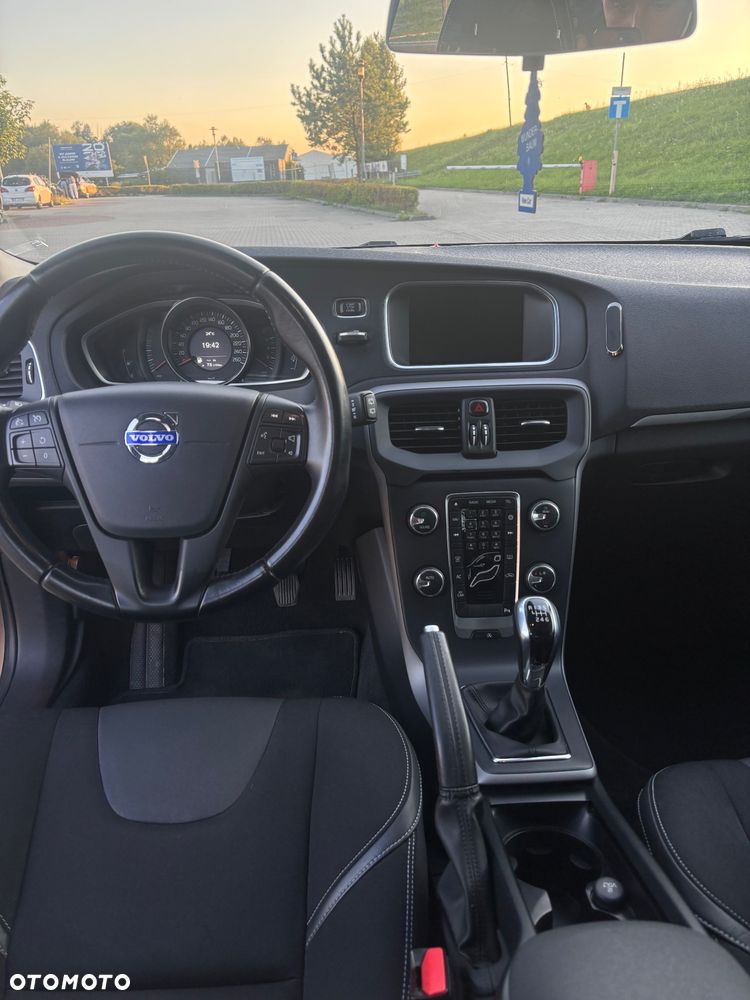 Volvo V40 T4 Momentum - 9