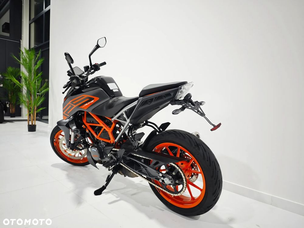 KTM Duke - 18