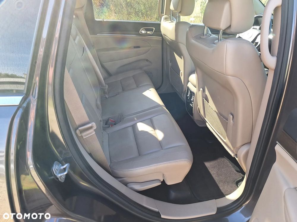 Jeep Grand Cherokee - 15