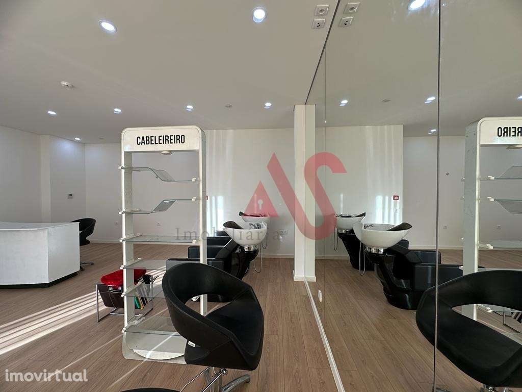 INVESTIMENTO - Loja para comércios/serviços em Azurém, Guimarães - Grande imagem: 3/25