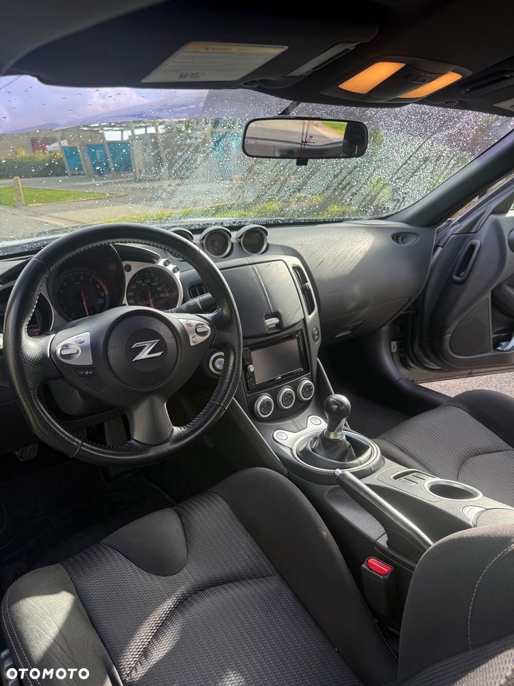 Nissan 370 Z - 17