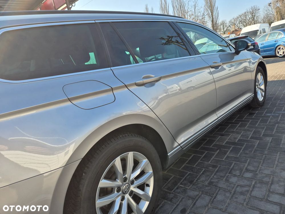 Volkswagen Passat - 20