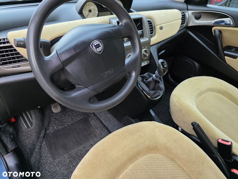 Lancia Ypsilon 1.2 16v Class - 6